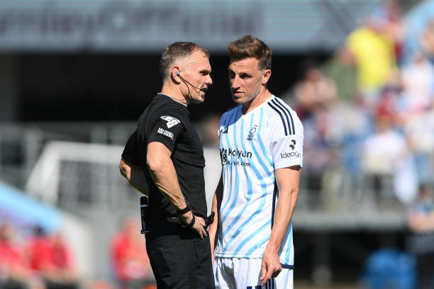 一场比赛不 一场比赛不